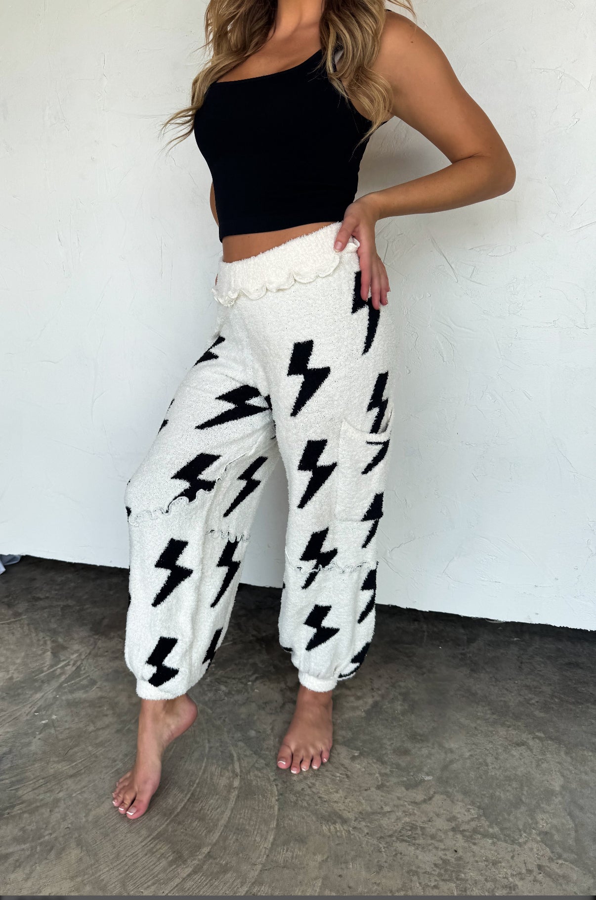 **Lightening cloud pants