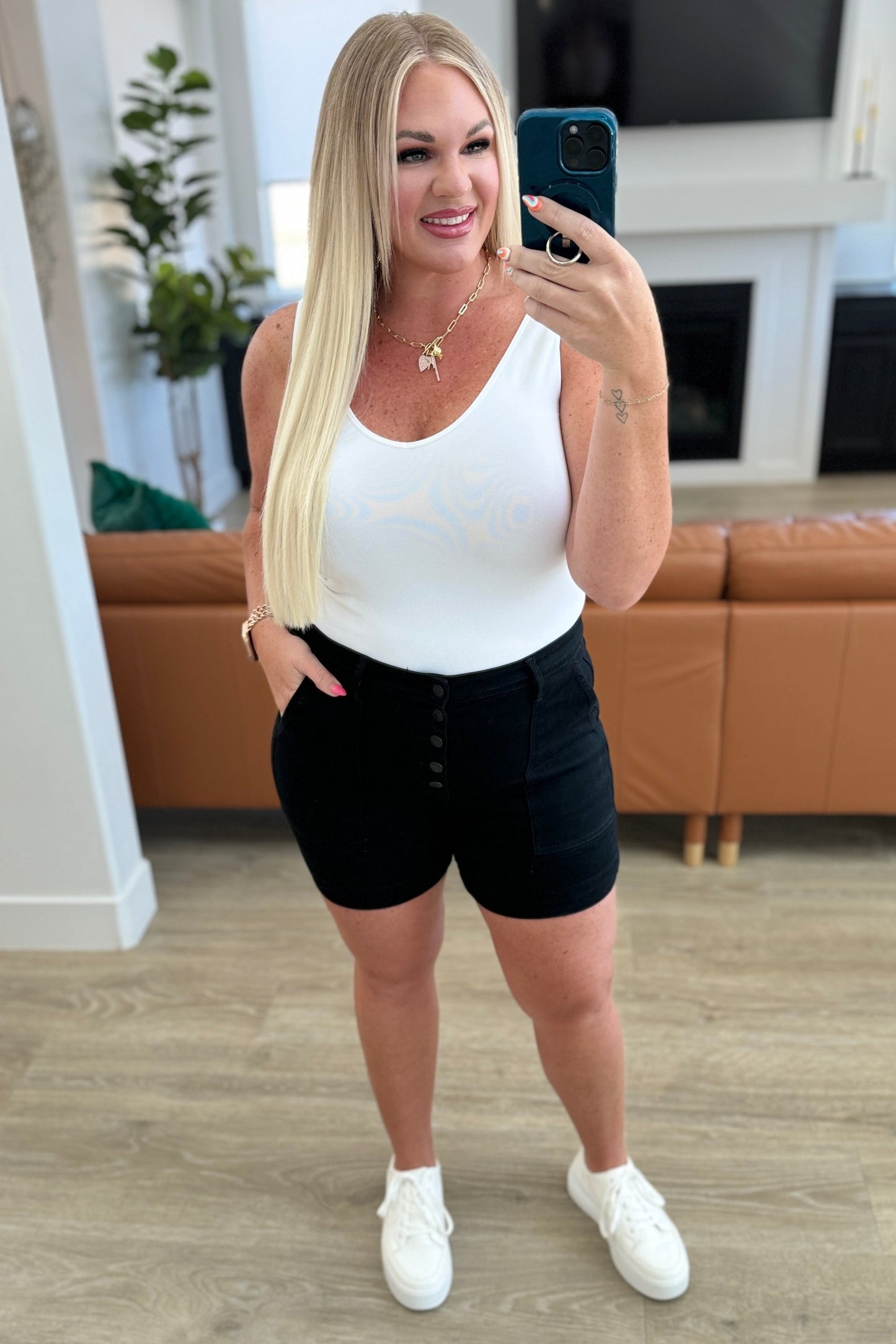 Reagan High Rise Button Fly Trouser Shorts - ave