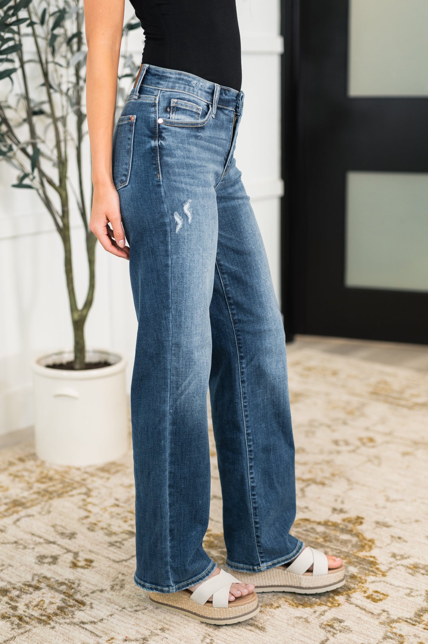 Julia High Rise 90's Straight Leg Jeans - Ave