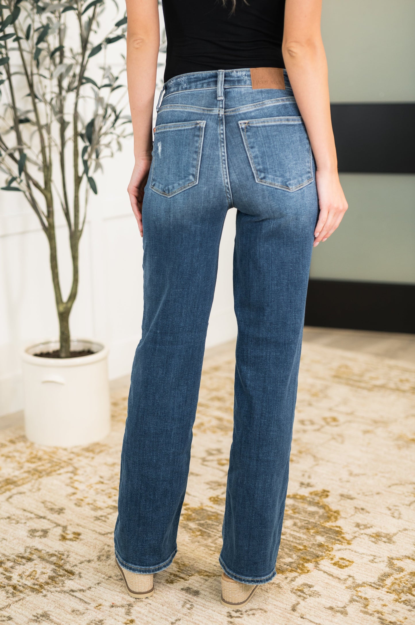 Julia High Rise 90's Straight Leg Jeans - Ave