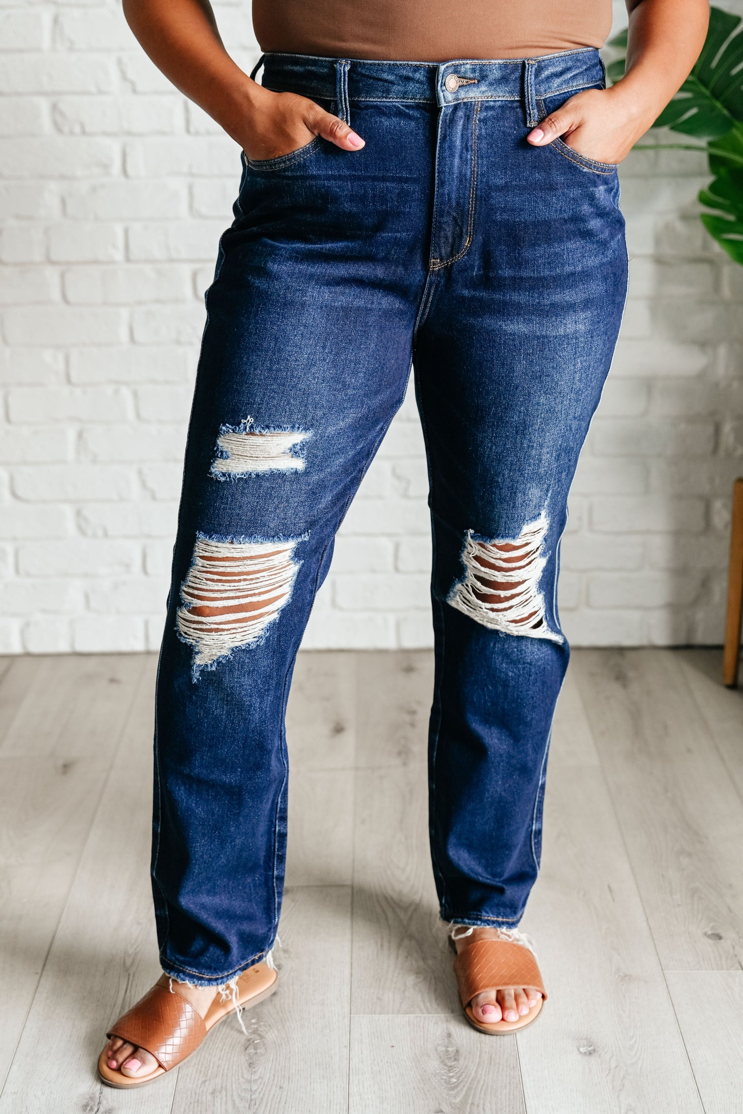 Montana High Rise Rigid Magic Distressed Straight Jeans - Ave