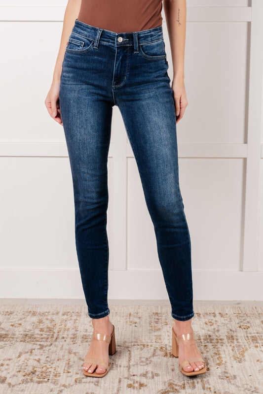 Skylar Mid Rise Thermal Vintage Skinny Jean - Ave