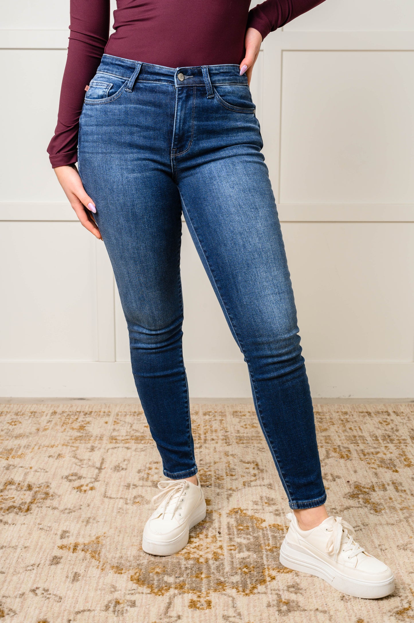 Skylar Mid Rise Thermal Vintage Skinny Jean - Ave