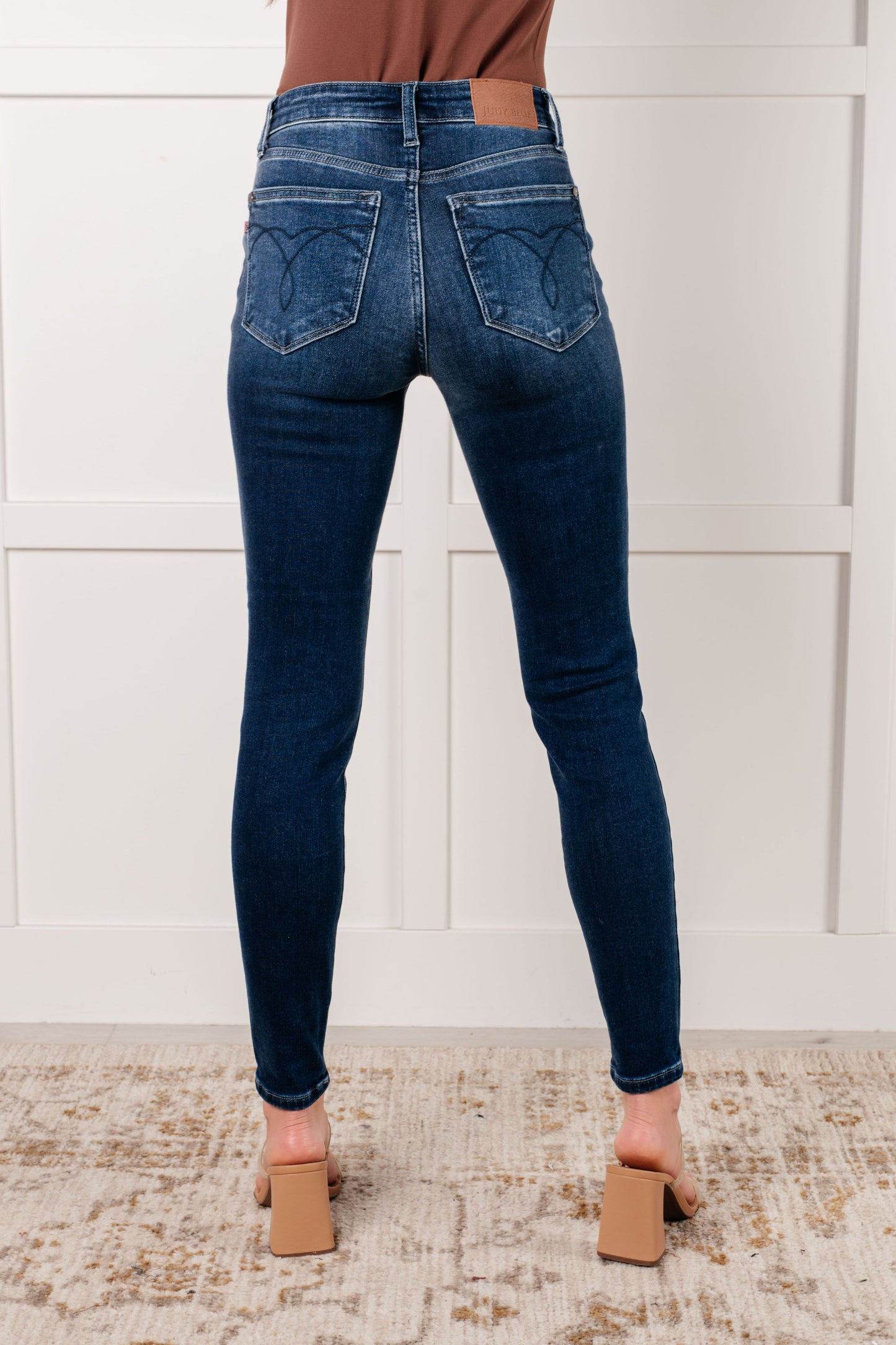 Skylar Mid Rise Thermal Vintage Skinny Jean - Ave