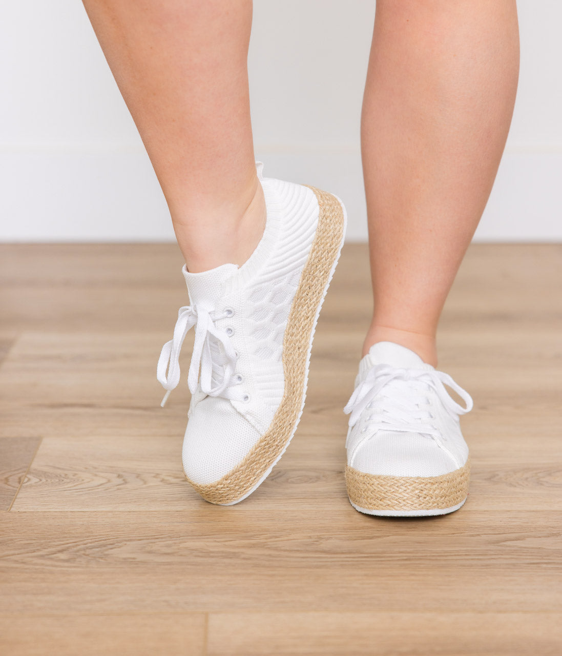 Yaras Sneakers in White - Ave