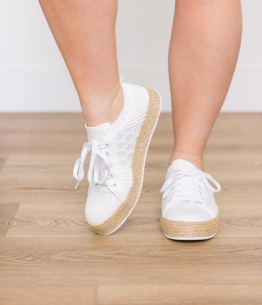 Yaras Sneakers in White - Ave